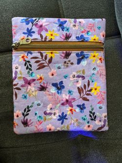 Zippered kindle sleeve