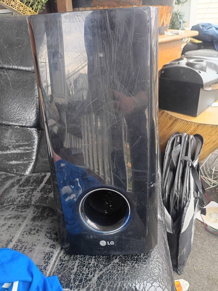LG Subwoofer