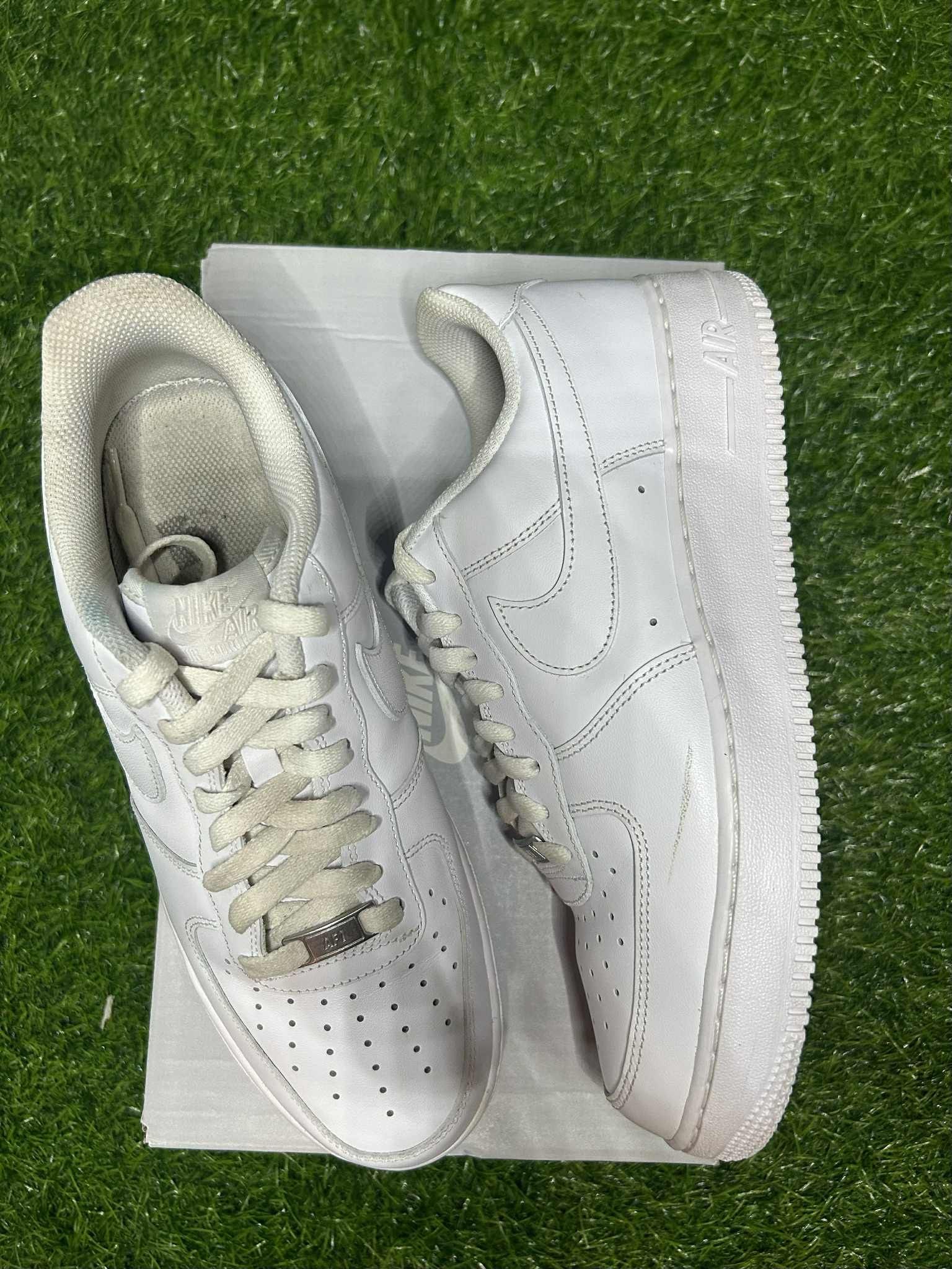 White Air Force 1 Size 9M