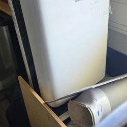 HONEYWELL PORTABLE AC *barely used*