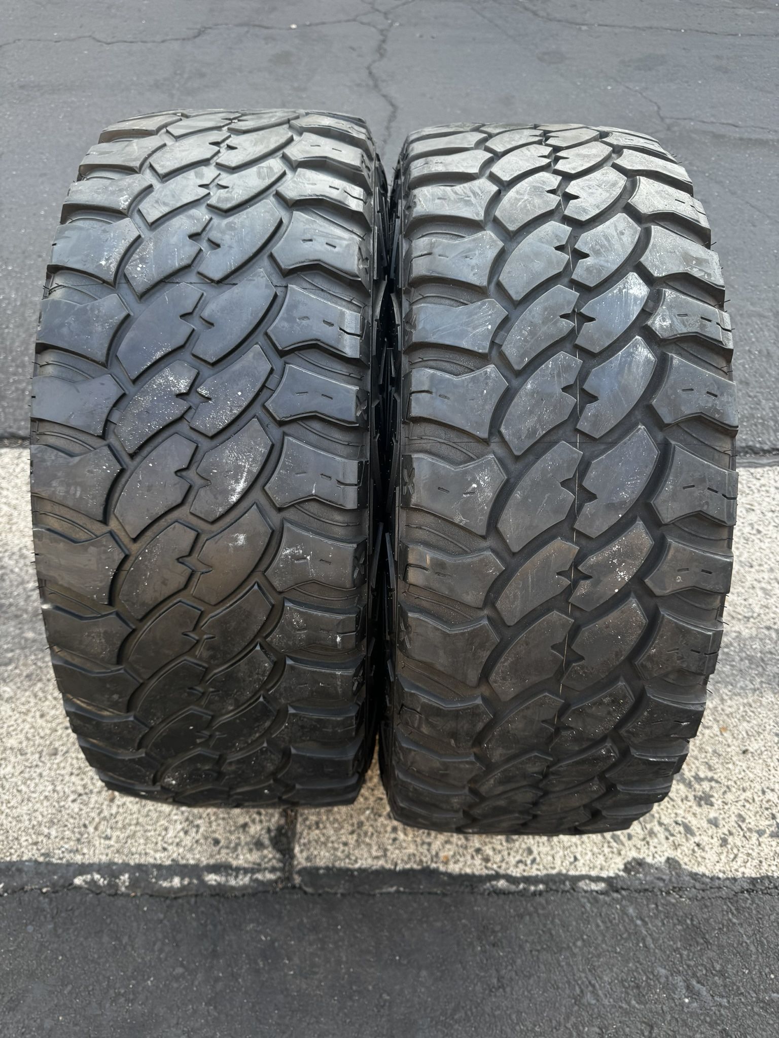 (2) 305/70R18 Pro Comp Xtreme MT2 