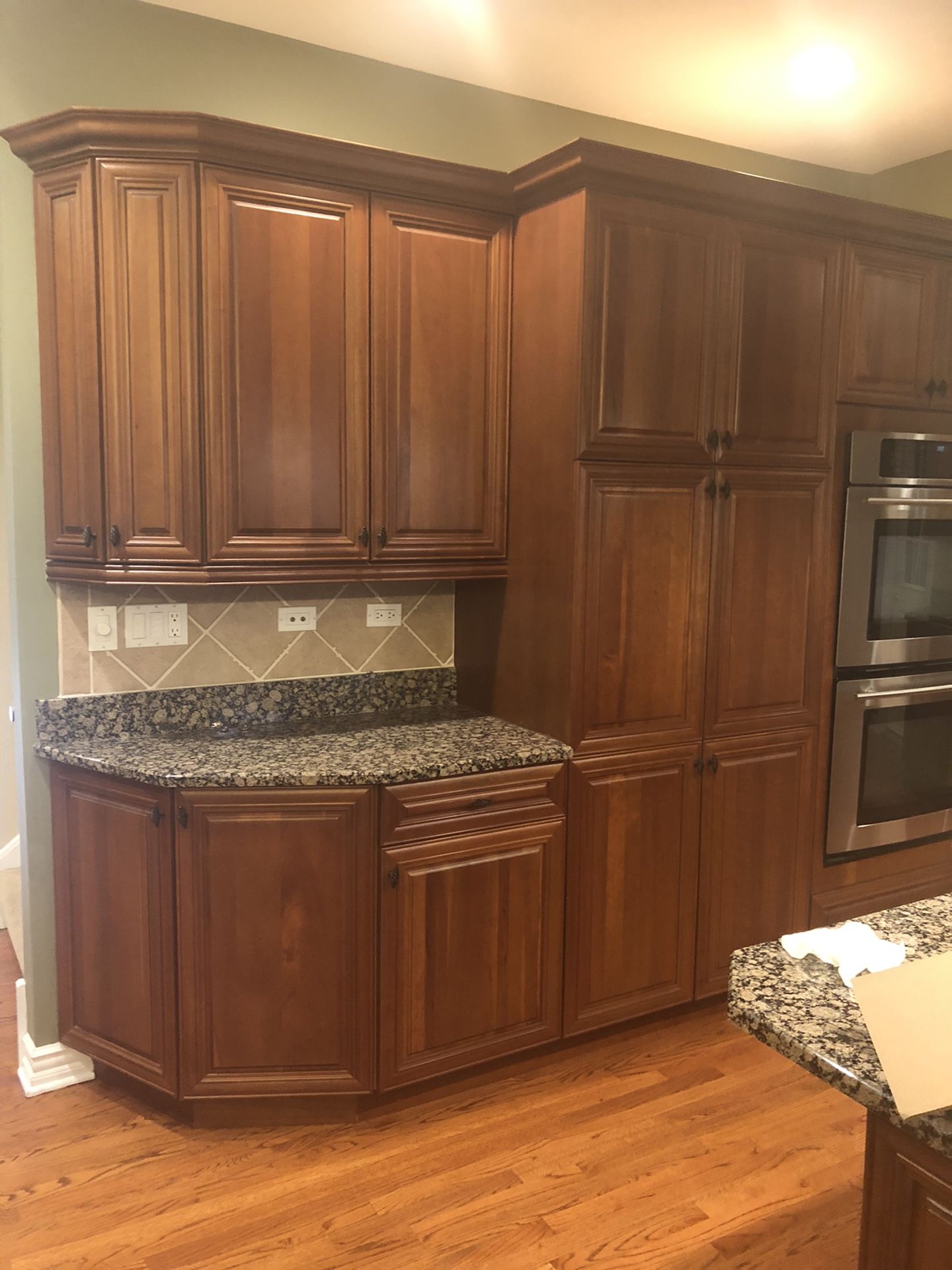 Kitchen Cabinets + Countertop