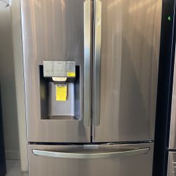 23.5 cu. ft. Smart French Door Refrigerator, Dual Ice with Craft Ice in PrintProof Black Stainless Steel, Counter Depth
