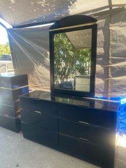 DRESSER SET