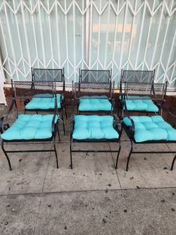 1980's Round Patio Table With Six Armchairs 