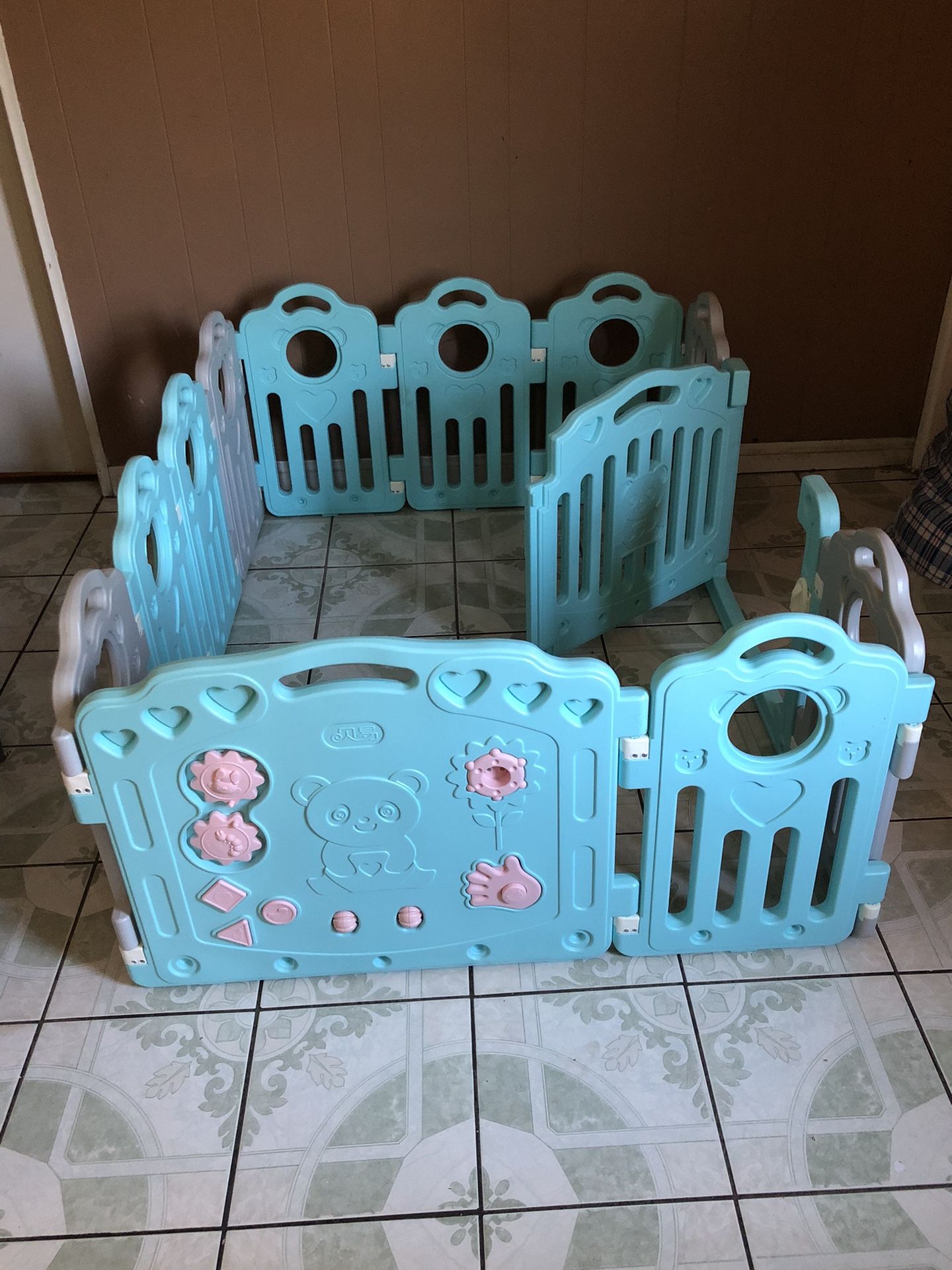 PRACTICALLY NEW SAFE FOLDABLE PLAY PEN!!!!