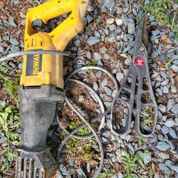 Dewalt Cordes Saw Zaw & Siding Sisscors