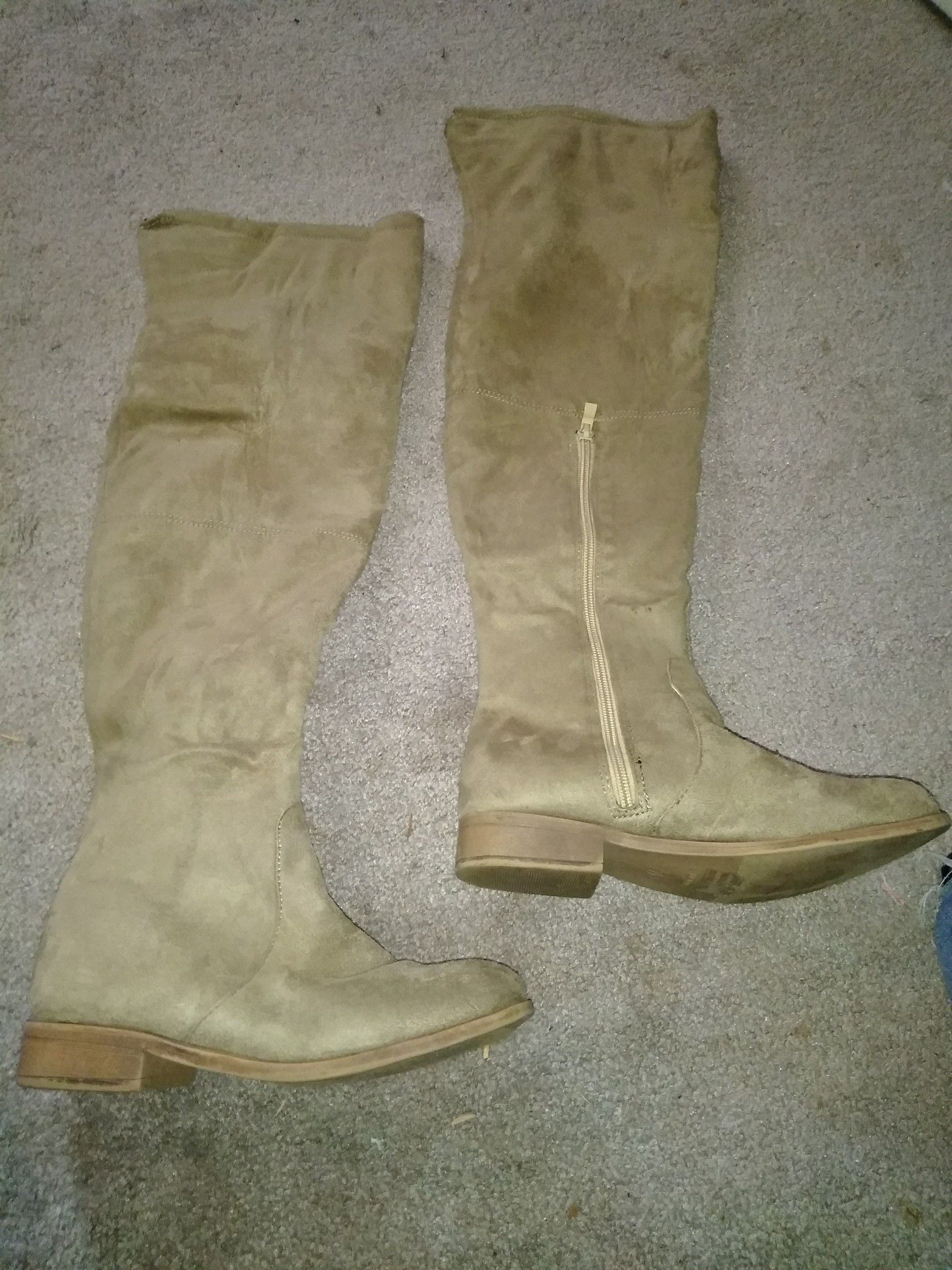 Suede boots