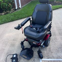 Merits Vision Sport P326A mid-wheel drive power wheelchair