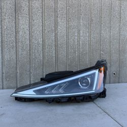 2019 2020 Hyundai Elantra Headlight Headlamp Left Driver Side LH Used original OEM *BOTTOM CRACK At Lens 