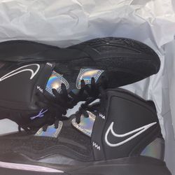 Nike Kyries Infinity 