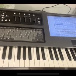    DJ. OPEN. LA     LABS. MIKO. EC5.   used    $700.Perfect. For. studios. producers. and. artists. on. the  go  the  Series. MIKO. EC5. Is based.