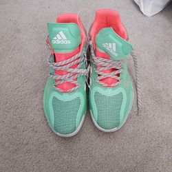 Adidas New 9.5