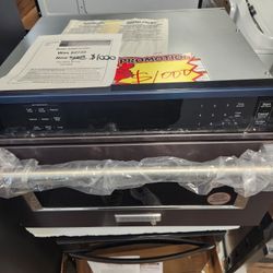 1.4 cu. ft Built-n Convection Microwave in Black Stainless with PrintShield Finish