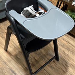 Momcozy DinerPal High Chair  ﻿