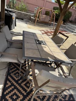 Patio Table & 5 Chairs