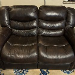 LEATHER LOVESEAT RECLINER