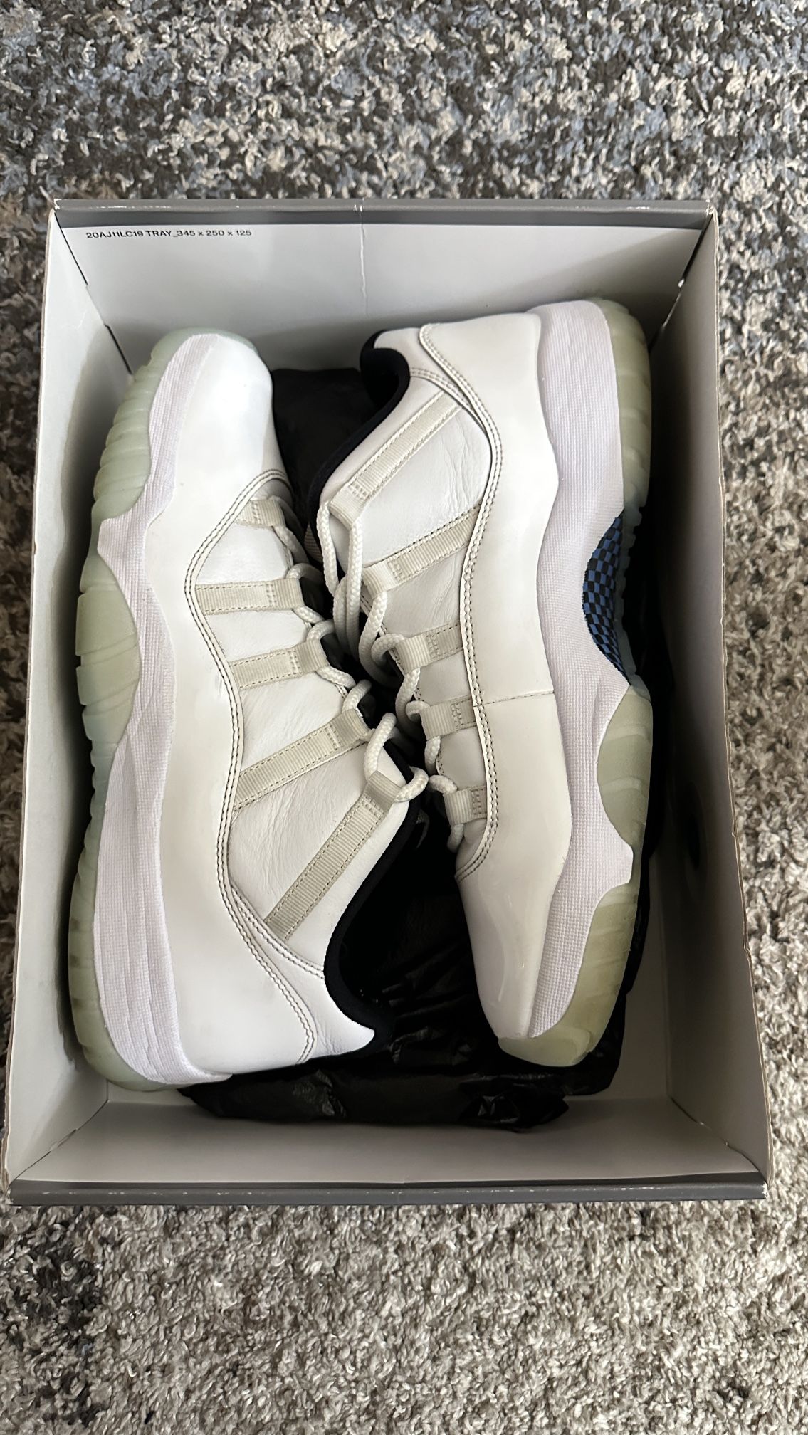 JORDAN 11 LOW ‘LEGEND BLUE’