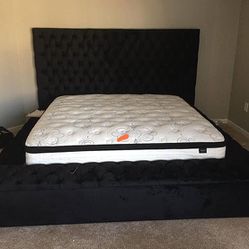 ☆ Black Velvet Queen Storage Platform Bed Frame Cama//King Size Available/Mattress Sold Separately/Ask For A Discount Code 