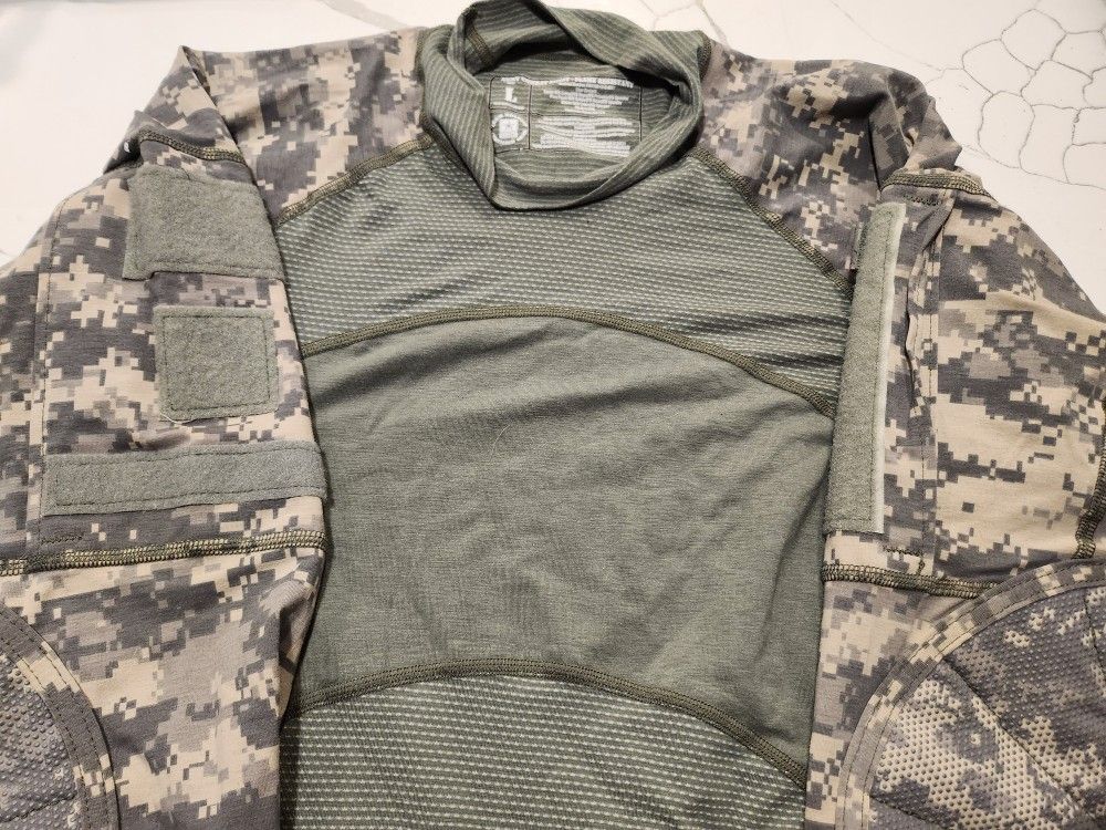 Army Combat Shirt ACS Flame Resistant, W911QY-11- O- 0011 Large