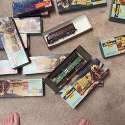 HO Gauge Train Lot Engines And Cars