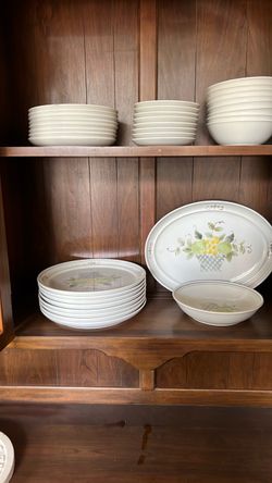 Noritake complete dinner wear set