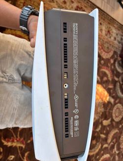PS 5 and controlling pad