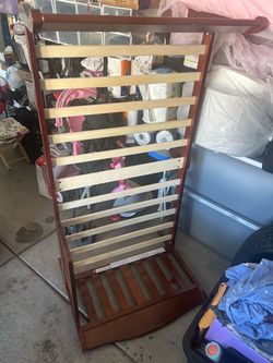 Toddler bed
