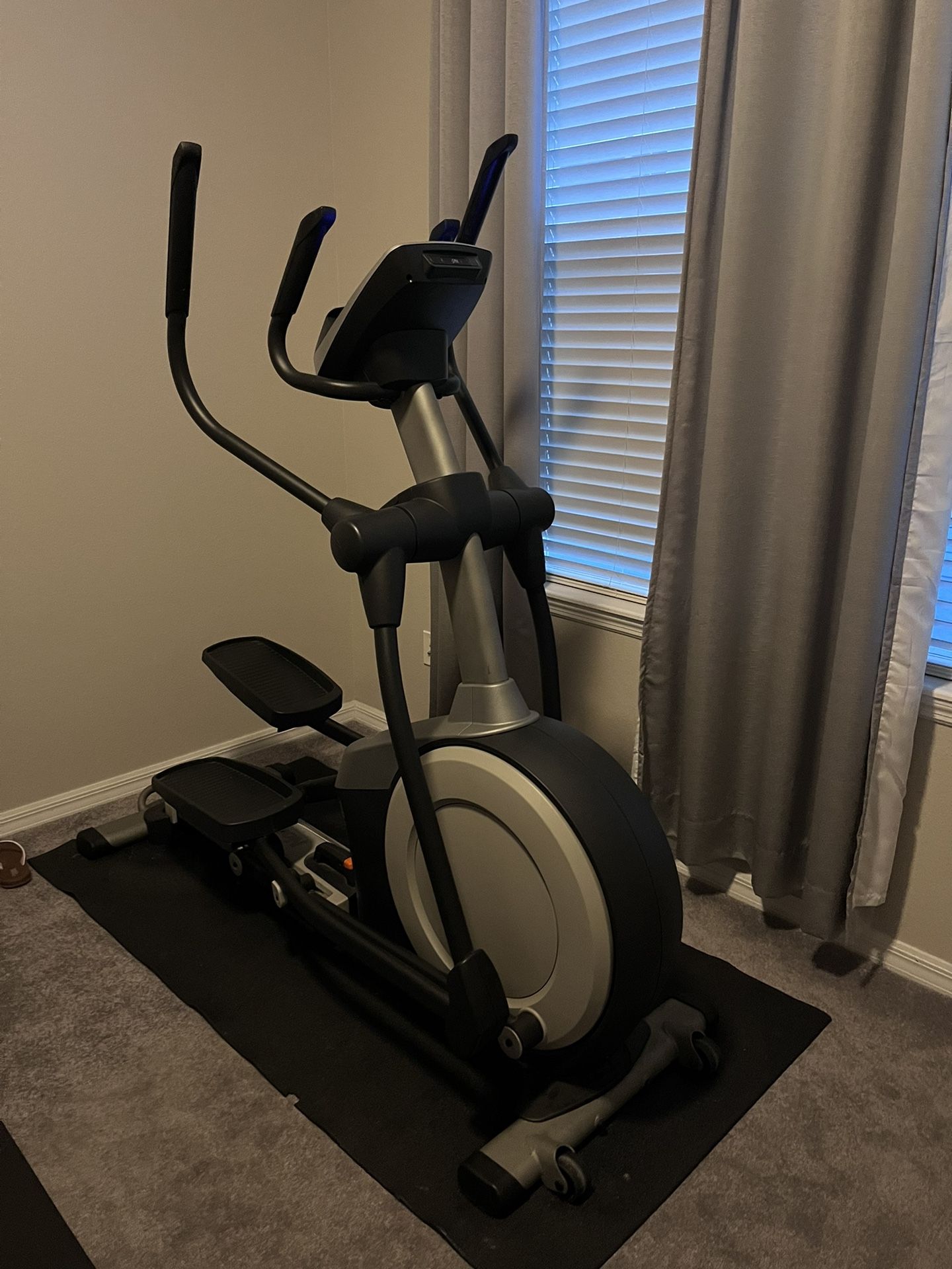 Nordic Track Elliptical Machine E5.7