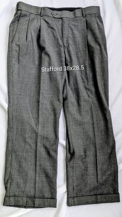 Mens Stafford Dark Gray Suit Dress Pants 38x29 Performance Classic Fit. Pleated Front, Cuffs, crisp creases and naturally resists wrinkles. 65% Polyes