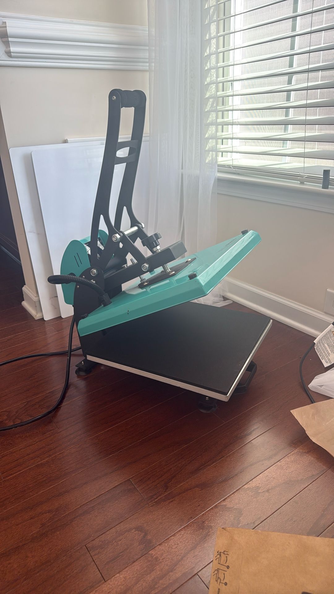 15x15 WALA Heat Press – Great Condition, Perfect for Custom Shirts