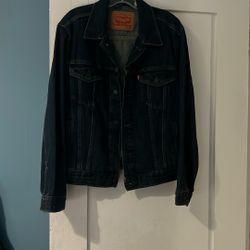 Levi’s Jean Jacket Size Medium 