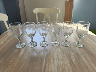 6 Glass Goblets