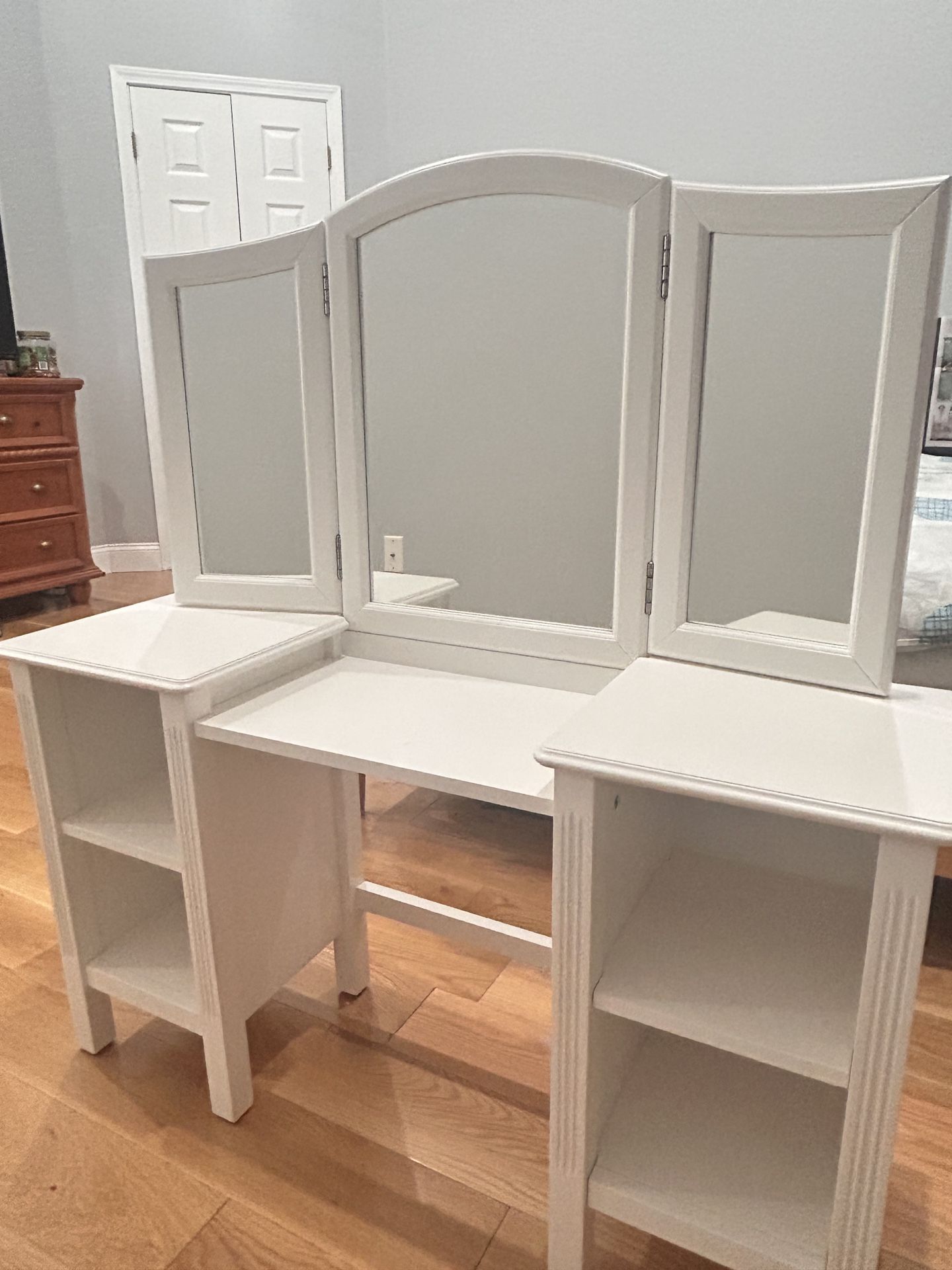 Pottery Barn Kids Madeline Play Vanity