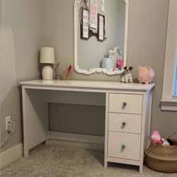 BARELY USED COMPUTER DESK!