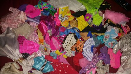 Lots of vintage barbie clothes