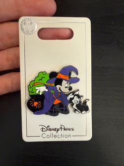 Disneyland Minnie Mouse Halloween pin