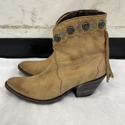 Old gringo fringe and studded woman boots size 8 