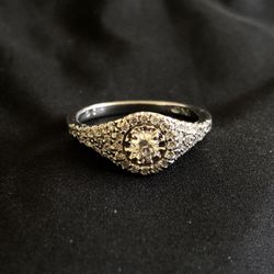 14k White Gold Round Natural Diamond Ring