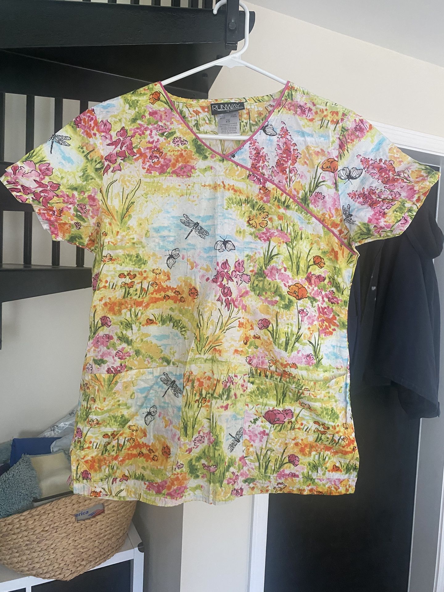 Women’s Scrub Top