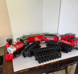 NOT WORKING EZTEC (Scientific Toys) TRAIN goes around tree Pole Express Christmas Steam