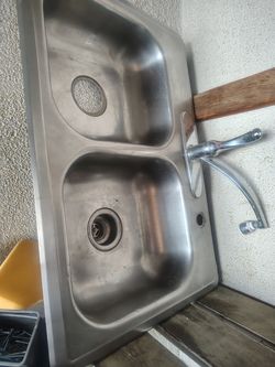 Kitchen sink.