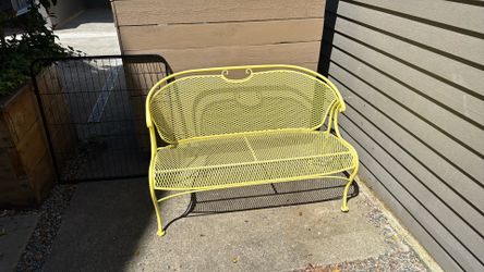 Free metal garden bench