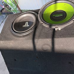Jl audio 12-inch 4 ohm 600w for a Ford Ranger