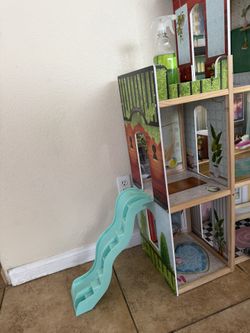 girls doll house