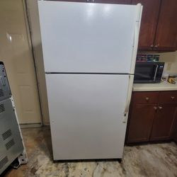Kenmore Refrigerator 