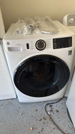 GE UltraFresh Vent System Front Load Washer