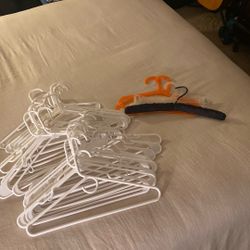 34 Hangers 