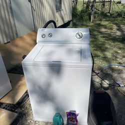 Good working whirlpool super capacity washer