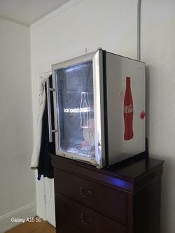 COCA-COLA Mini Fridge